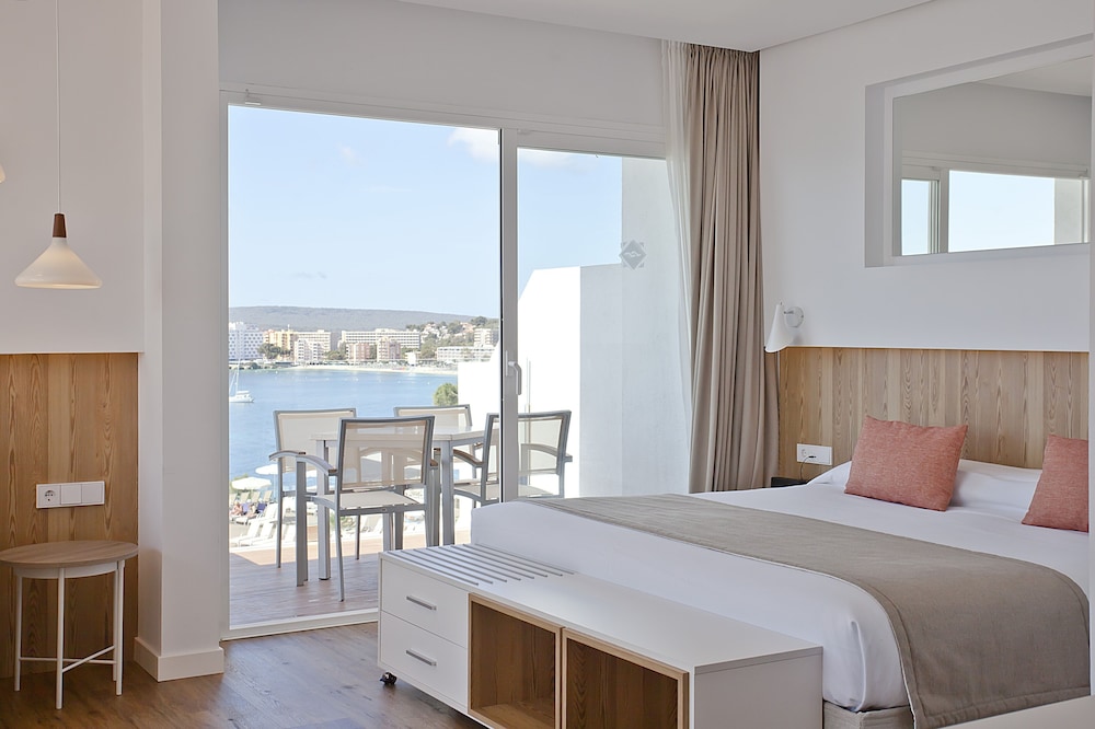 Aparthotel Ponent Mar — Hotel rooms in Palma Nova, Balearic Islands