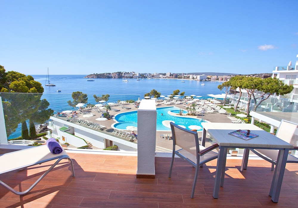 Aparthotel Ponent Mar — Swimming pool in Palma Nova, Balearic Islands