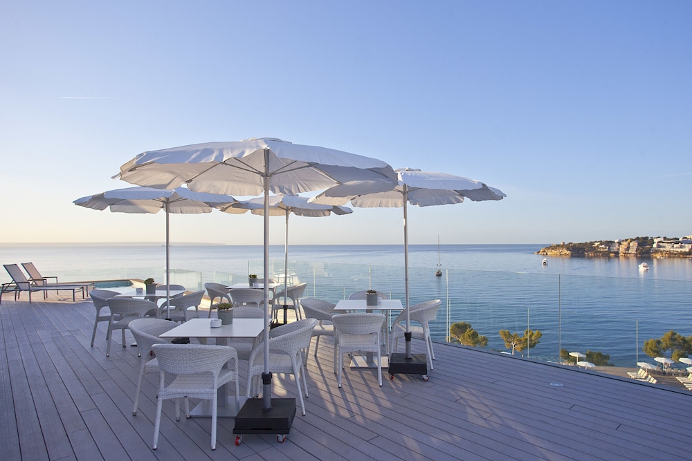 Aparthotel Ponent Mar — Restaurant & bars in Palma Nova, Balearic Islands