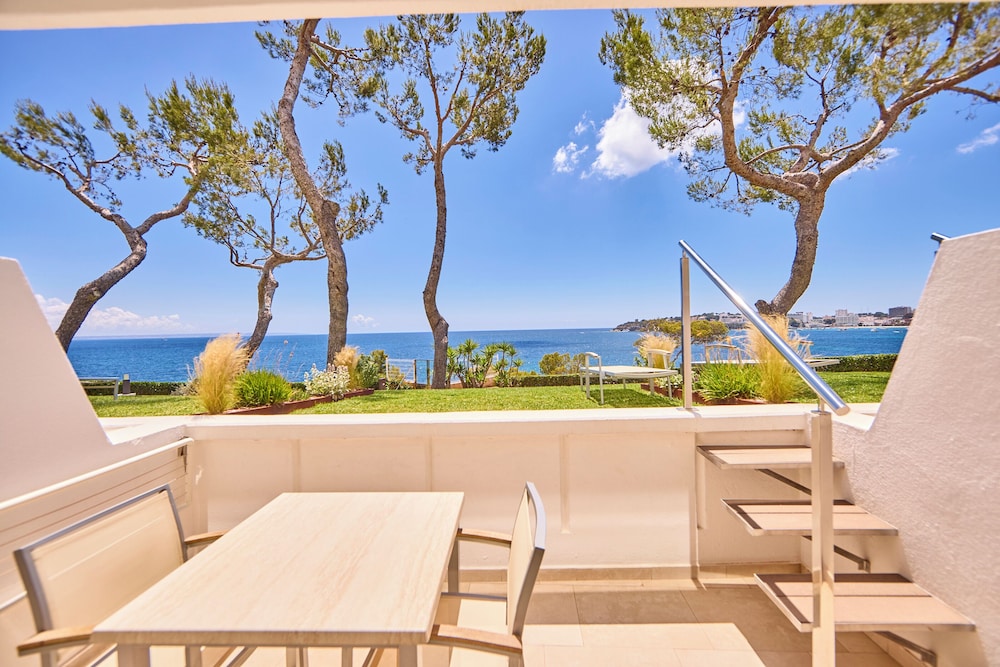 Aparthotel Ponent Mar — Hotel rooms in Palma Nova, Balearic Islands