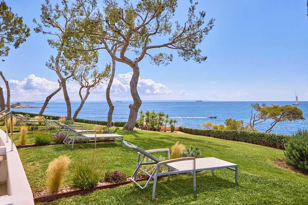 Aparthotel Ponent Mar — Beach in Palma Nova, Balearic Islands