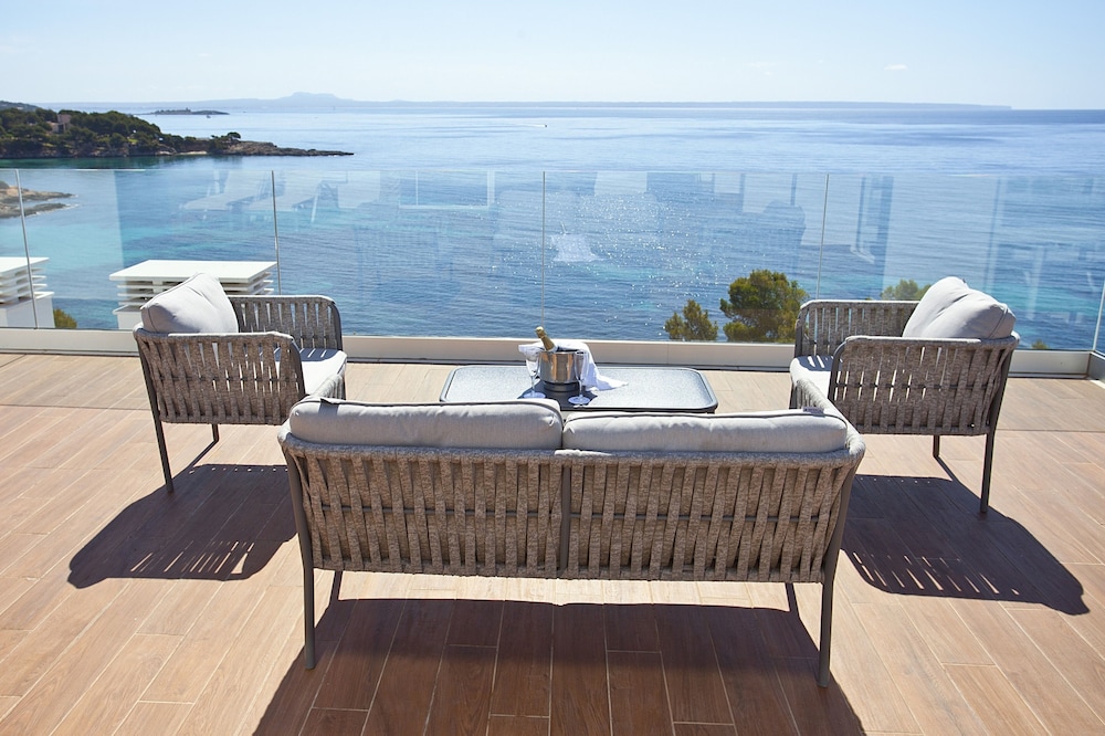 Aparthotel Ponent Mar — Hotel rooms in Palma Nova, Balearic Islands