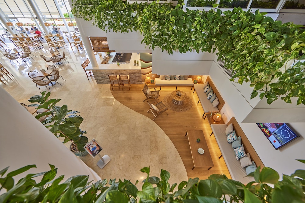 Aparthotel Ponent Mar — Restaurant & bars in Palma Nova, Balearic Islands