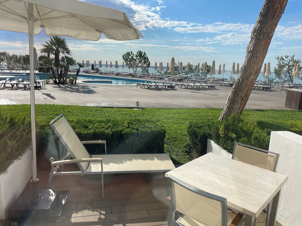 Aparthotel Ponent Mar — Swimming pool in Palma Nova, Balearic Islands