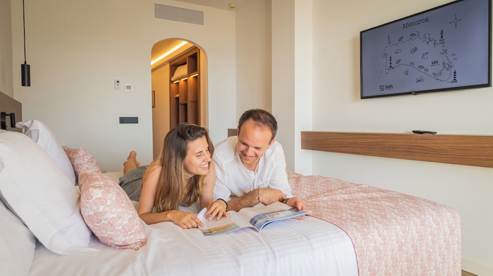 Hotel Seth Port Ciutadella — Hotel rooms in Ciutadella de Menorca, Balearic Islands
