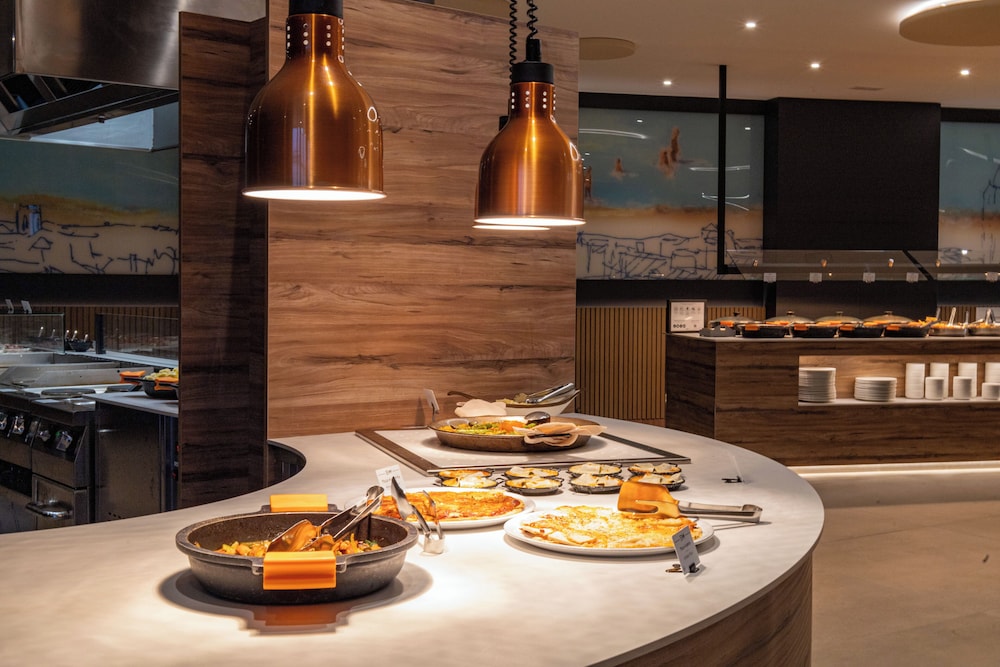 Hotel Seth Port Ciutadella — Restaurant & bars in Ciutadella de Menorca, Balearic Islands