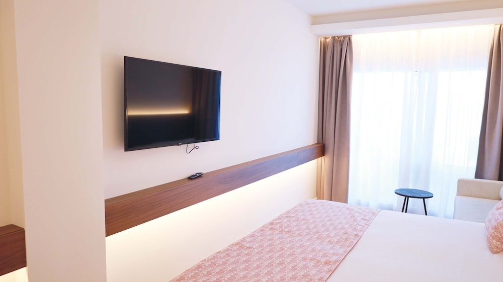 Hotel Seth Port Ciutadella — Hotel rooms in Ciutadella de Menorca, Balearic Islands