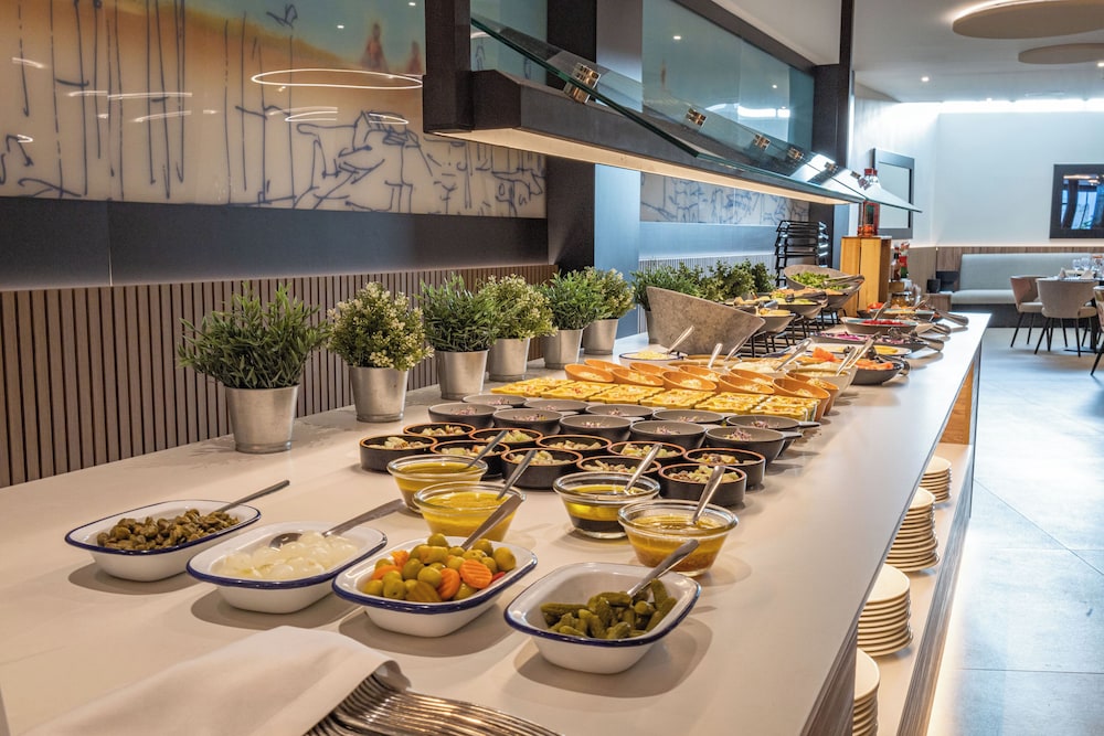 Hotel Seth Port Ciutadella — Restaurant & bars in Ciutadella de Menorca, Balearic Islands