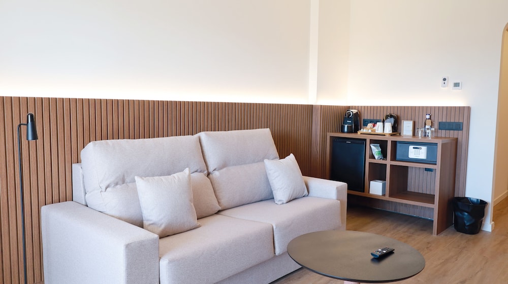Hotel Seth Port Ciutadella — Hotel rooms in Ciutadella de Menorca, Balearic Islands