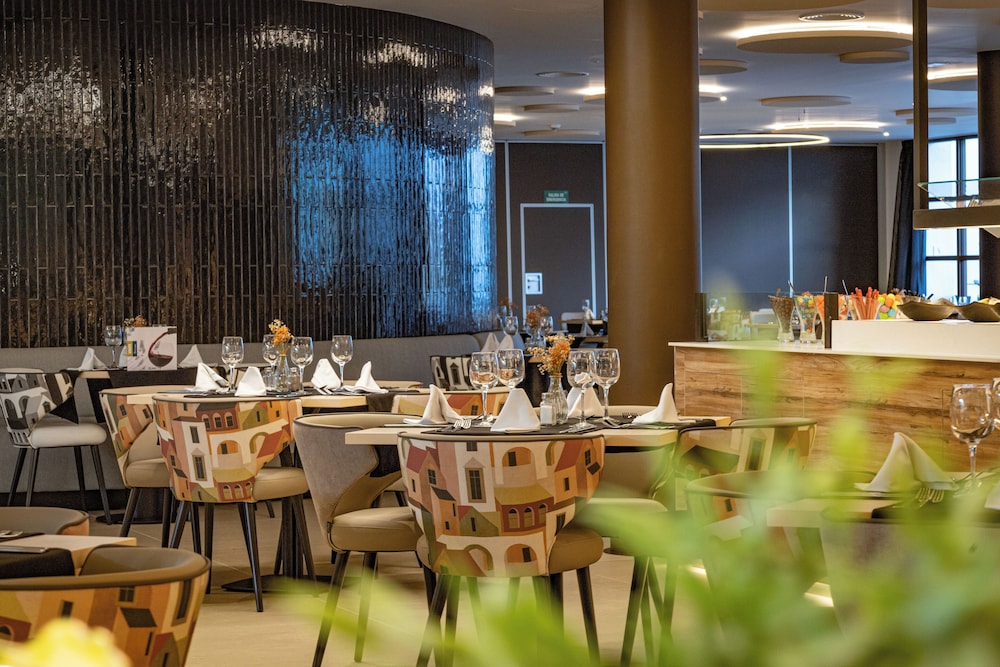 Hotel Seth Port Ciutadella — Restaurant & bars in Ciutadella de Menorca, Balearic Islands