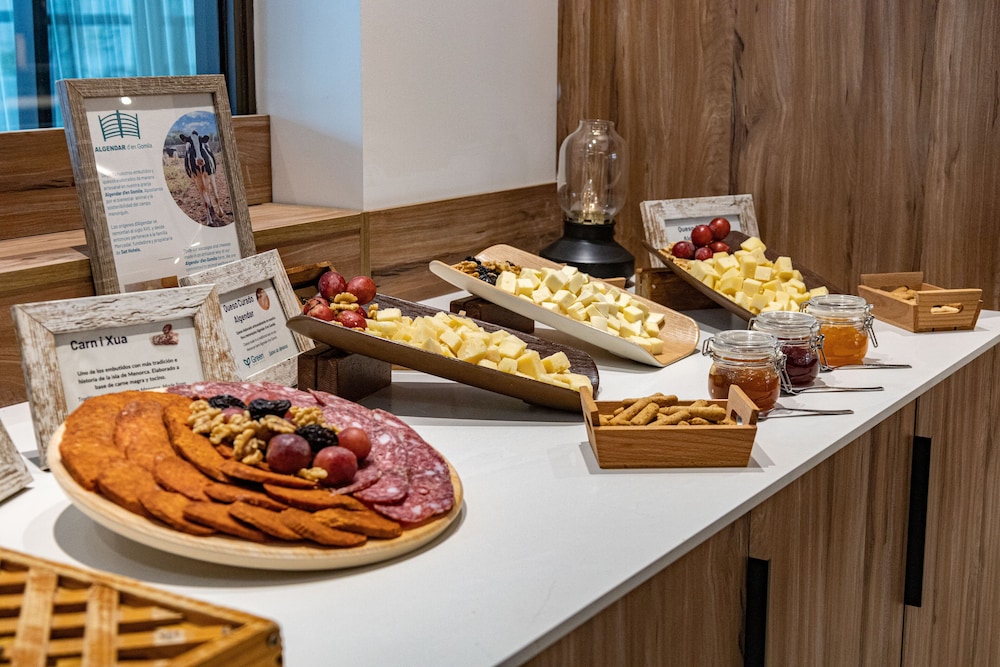 Hotel Seth Port Ciutadella — Restaurant & bars in Ciutadella de Menorca, Balearic Islands