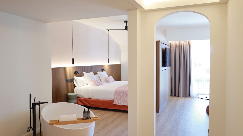 Hotel Seth Port Ciutadella — Hotel rooms in Ciutadella de Menorca, Balearic Islands
