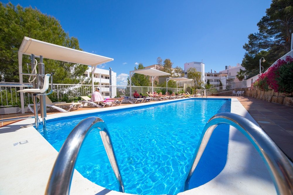 Pierre & Vacances Mallorca Portofino — Swimming pool in Santa Ponca, Balearic Islands