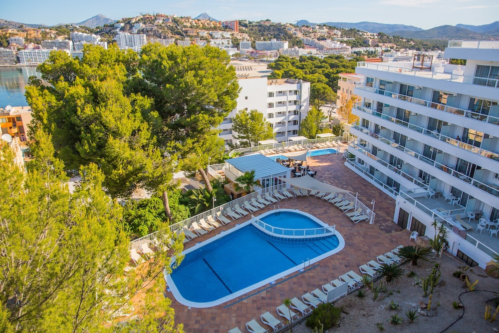 Pierre & Vacances Mallorca Portofino — Swimming pool in Santa Ponca, Balearic Islands
