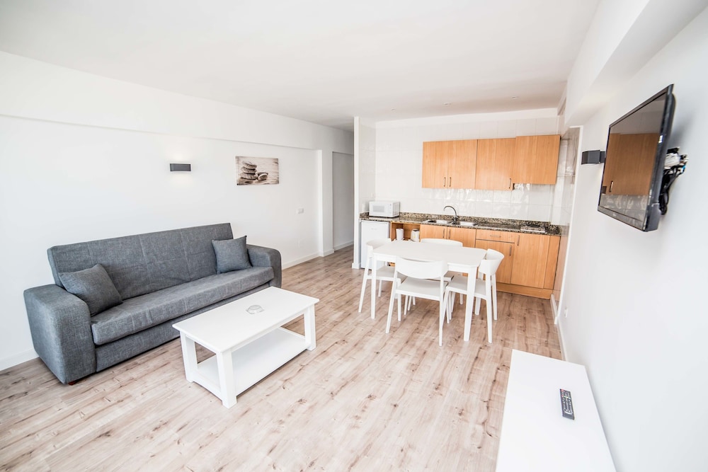 Pierre & Vacances Mallorca Portofino — Hotel rooms in Santa Ponca, Balearic Islands