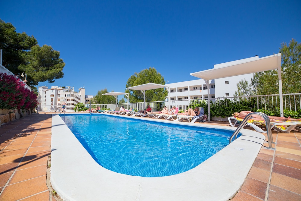 Pierre & Vacances Mallorca Portofino — Swimming pool in Santa Ponca, Balearic Islands