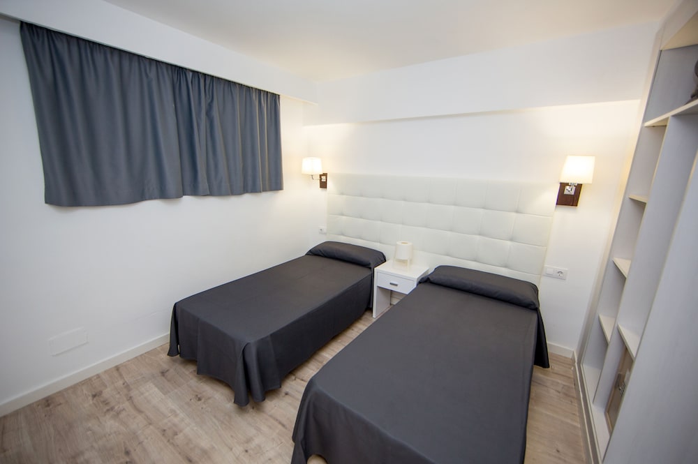 Pierre & Vacances Mallorca Portofino — Hotel rooms in Santa Ponca, Balearic Islands