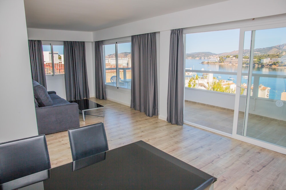 Pierre & Vacances Mallorca Portofino — Hotel rooms in Santa Ponca, Balearic Islands