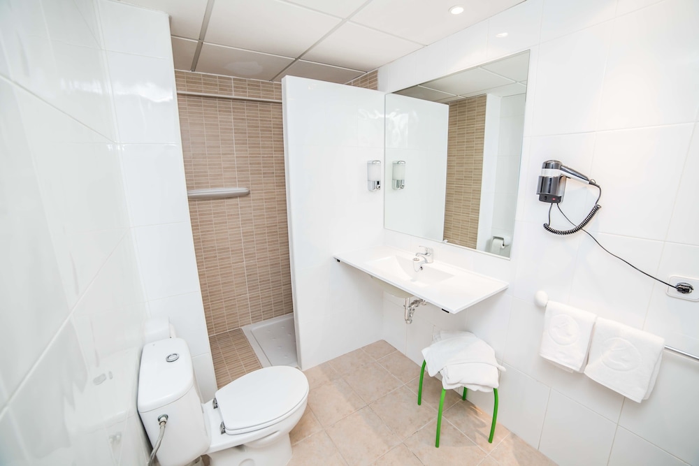 Pierre & Vacances Mallorca Portofino — Hotel rooms in Santa Ponca, Balearic Islands