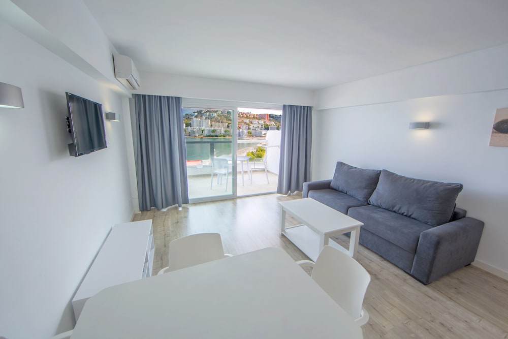 Pierre & Vacances Mallorca Portofino — Hotel rooms in Santa Ponca, Balearic Islands