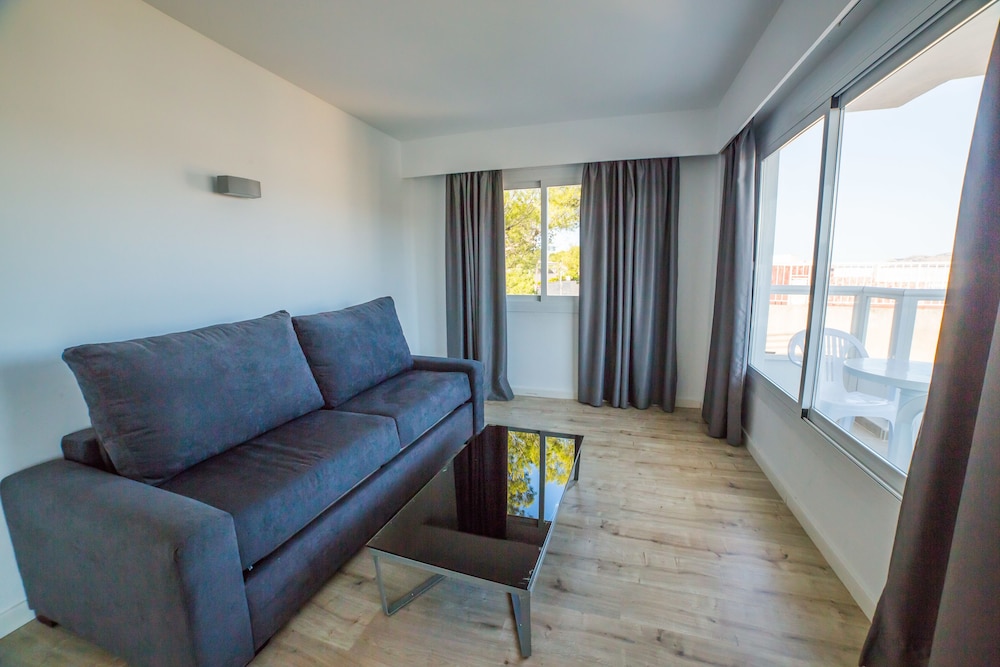 Pierre & Vacances Mallorca Portofino — Hotel rooms in Santa Ponca, Balearic Islands