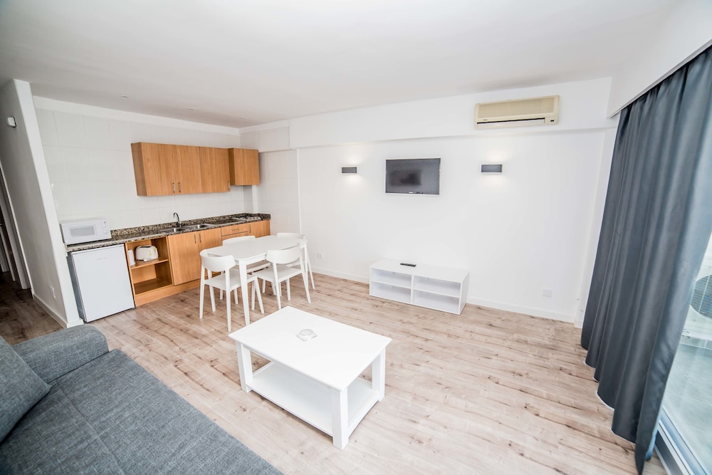 Pierre & Vacances Mallorca Portofino — Hotel rooms in Santa Ponca, Balearic Islands