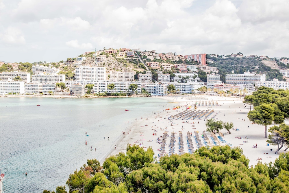 Pierre & Vacances Mallorca Portofino — Beach in Santa Ponca, Balearic Islands