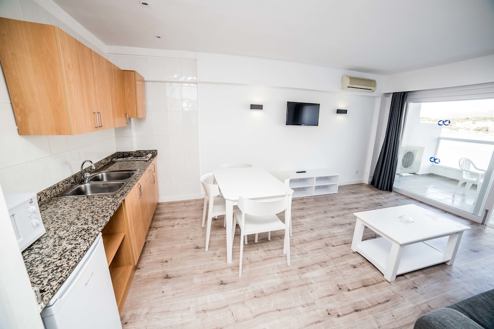 Pierre & Vacances Mallorca Portofino — Hotel rooms in Santa Ponca, Balearic Islands