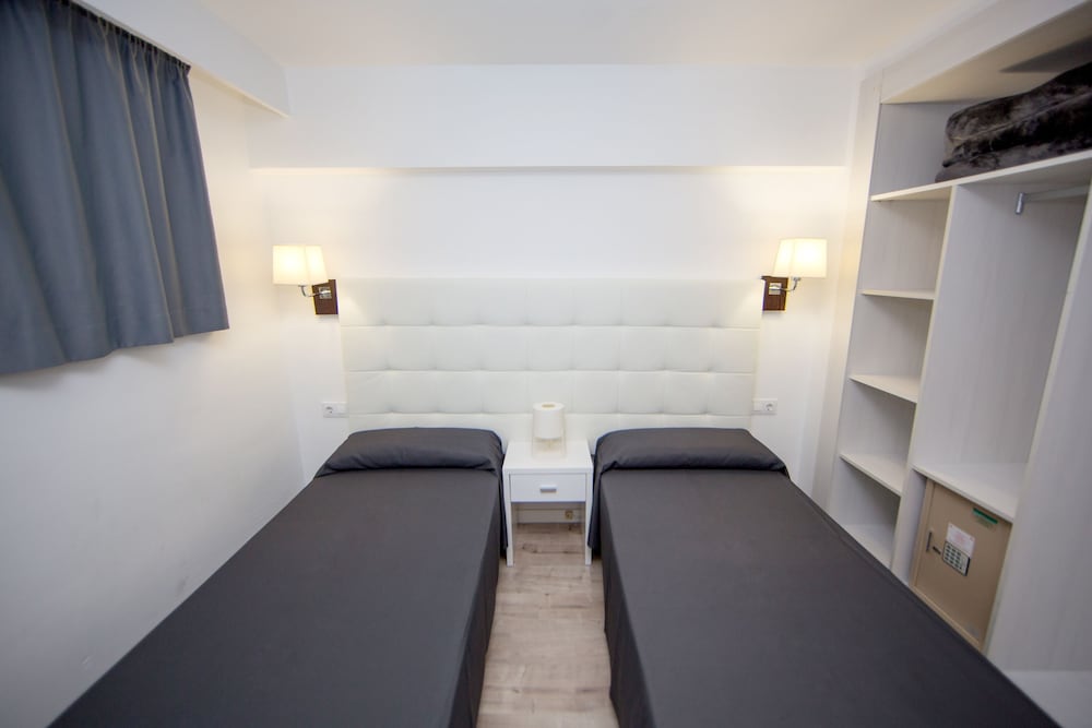 Pierre & Vacances Mallorca Portofino — Hotel rooms in Santa Ponca, Balearic Islands