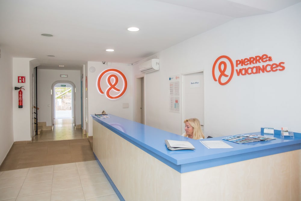 Pierre & Vacances Mallorca Portofino — Hotel building in Santa Ponca, Balearic Islands