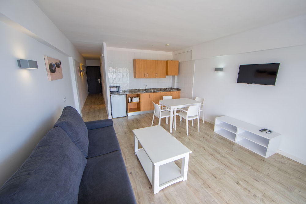 Pierre & Vacances Mallorca Portofino — Hotel rooms in Santa Ponca, Balearic Islands