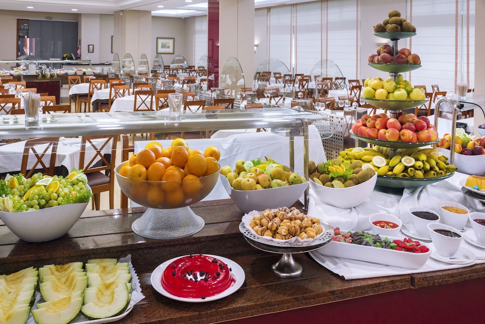 4R Gran Regina — Restaurant & bars in Salou, Catalonia