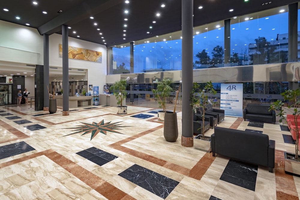 4R Gran Regina — Hotel building in Salou, Catalonia