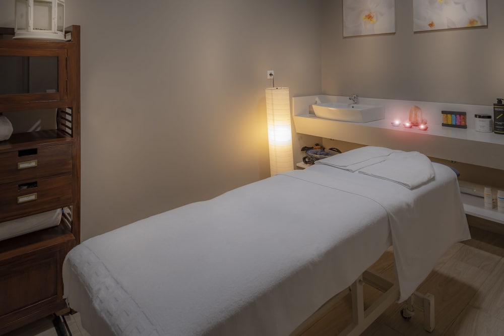 4R Gran Regina — Spa in Salou, Catalonia