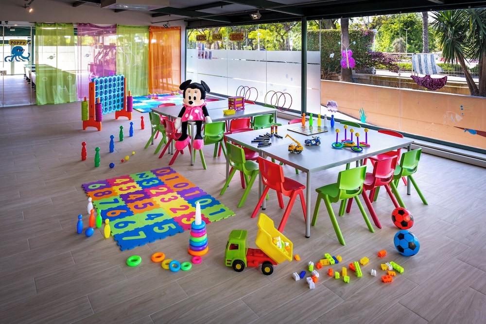 4R Gran Regina — Attractions for children in Salou, Catalonia