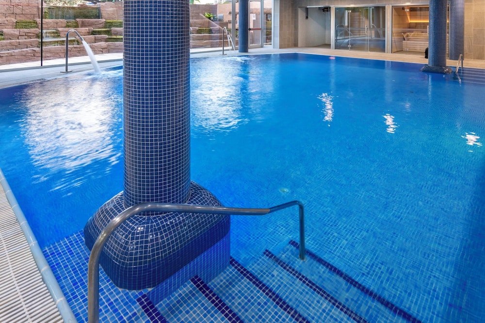 4R Gran Regina — Swimming pool in Salou, Catalonia