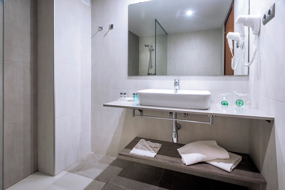4R Gran Regina — Hotel rooms in Salou, Catalonia