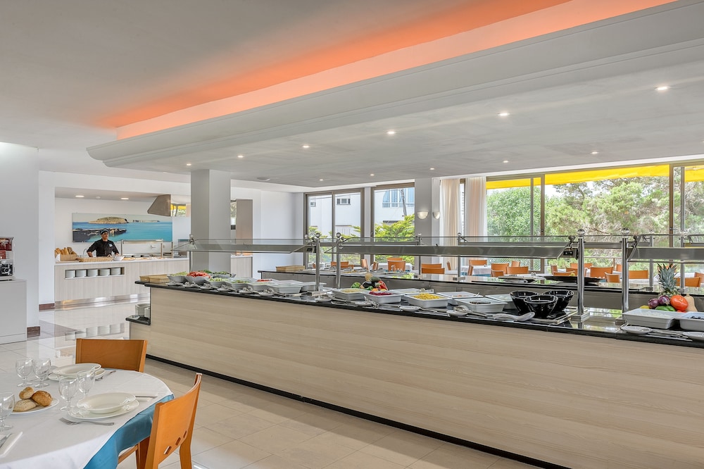 Apartamentos Vibra Riviera — Restaurant & bars in San Antonio, Balearic Islands