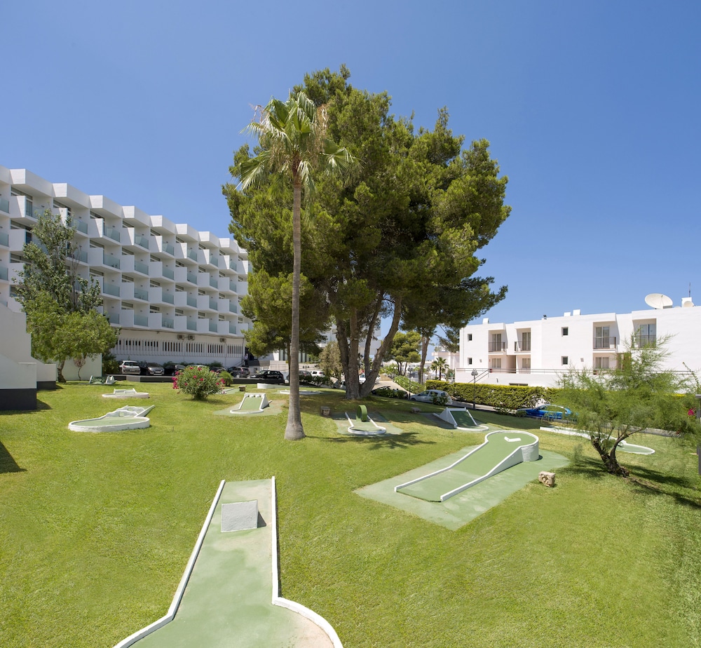Apartamentos Vibra Riviera — Hotel building in San Antonio, Balearic Islands