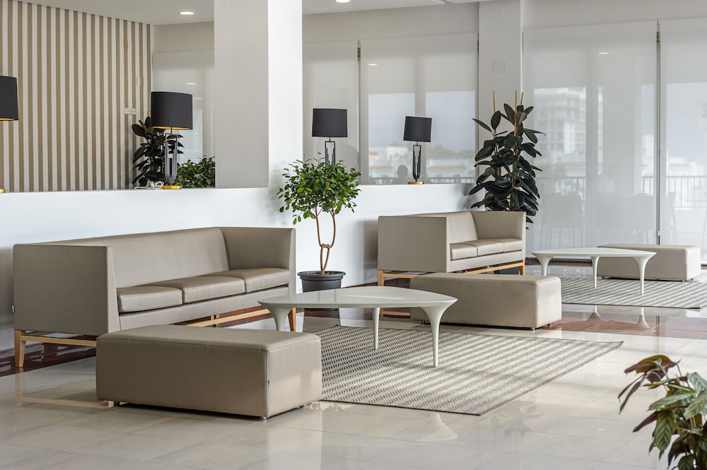Apartamentos Vibra Riviera — Hotel building in San Antonio, Balearic Islands