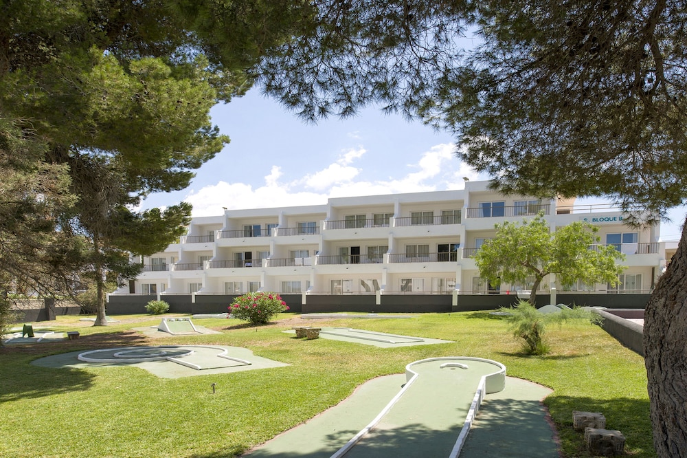 Apartamentos Vibra Riviera — Hotel building in San Antonio, Balearic Islands