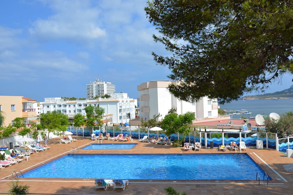 Apartamentos Vibra Riviera — Swimming pool in San Antonio, Balearic Islands