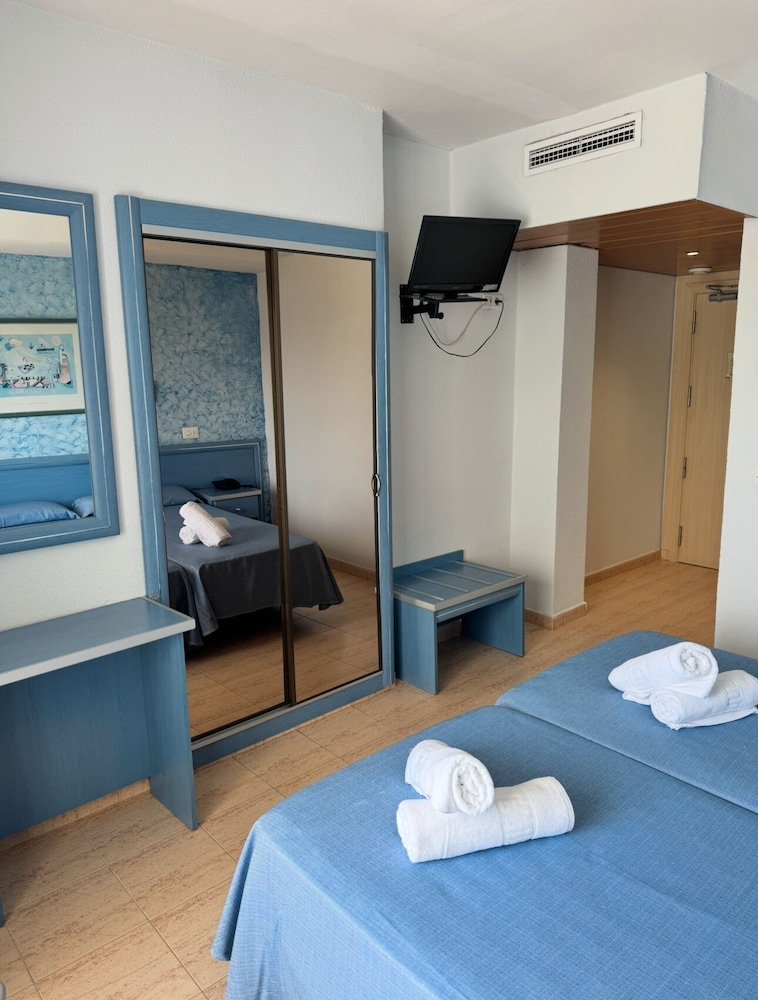 Santa Monica Playa — Hotel rooms in Salou, Catalonia