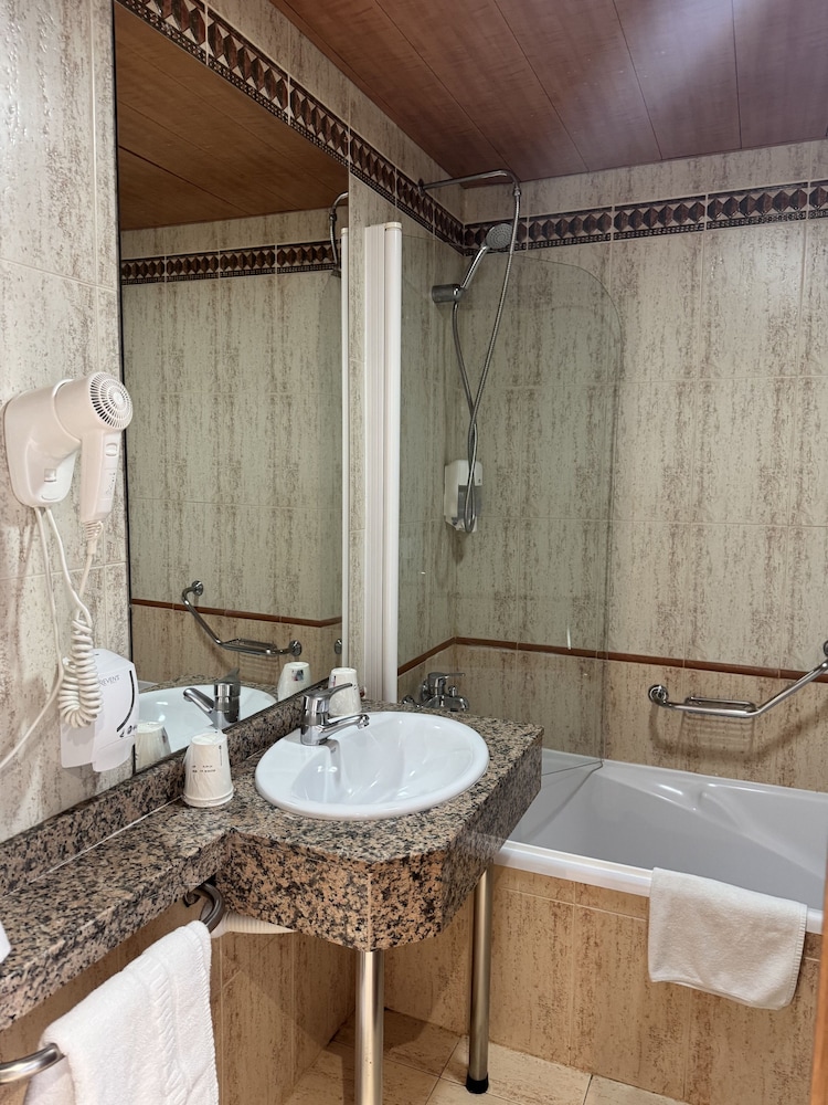 Santa Monica Playa — Hotel rooms in Salou, Catalonia