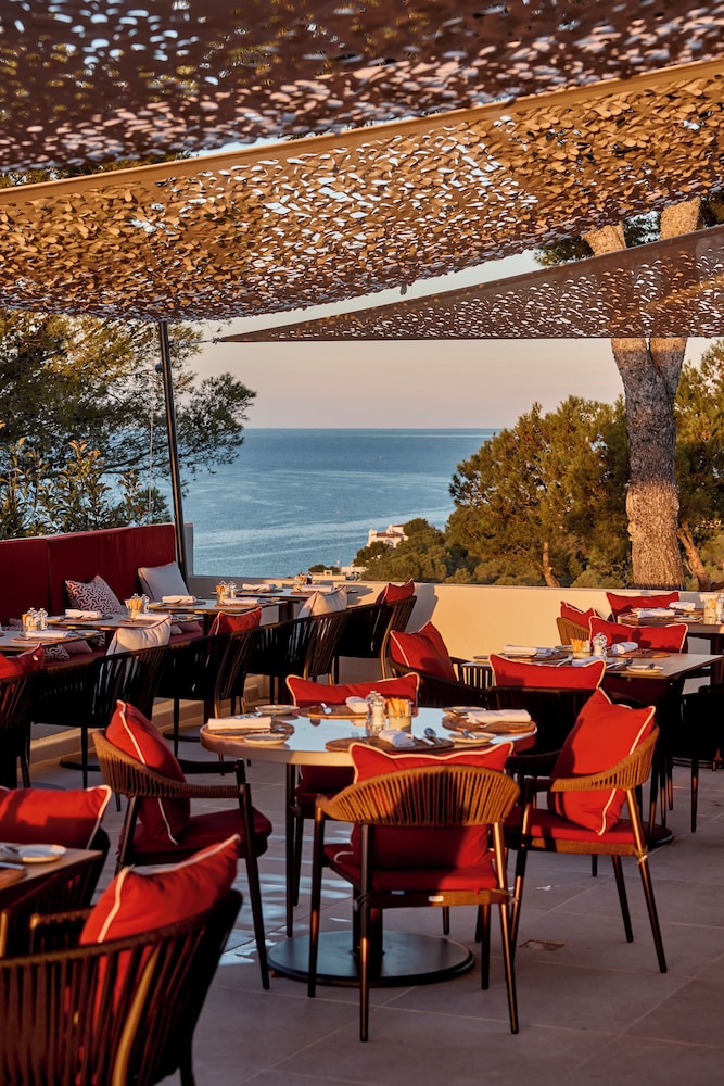 Purobeach Resort Santa Ponsa - New Opening — Restaurant in Santa Ponca, Balearic Islands