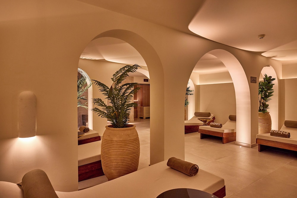 Purobeach Resort Santa Ponsa - New Opening — Facilities in Santa Ponca, Balearic Islands