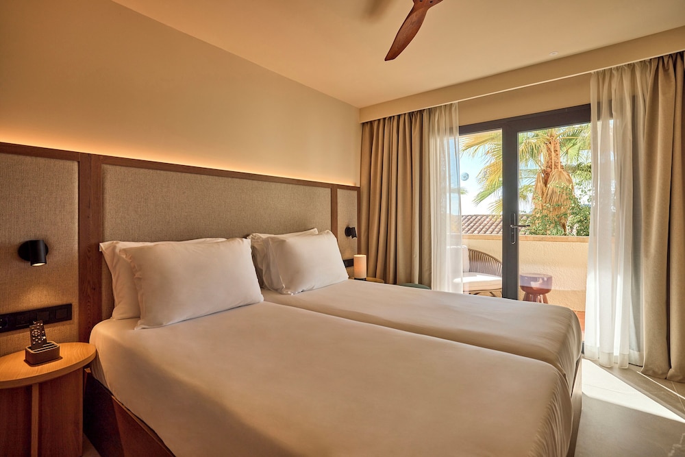 Purobeach Resort Santa Ponsa - New Opening — Rooms in Santa Ponca, Balearic Islands