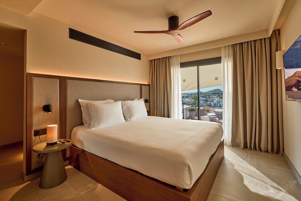 Purobeach Resort Santa Ponsa - New Opening — Rooms in Santa Ponca, Balearic Islands