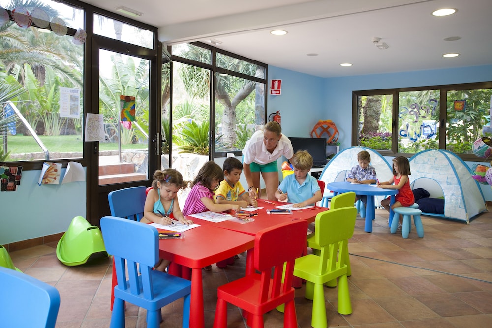 Seaside Palm Beach — Attractions for children in Meloneras, Canary Islands