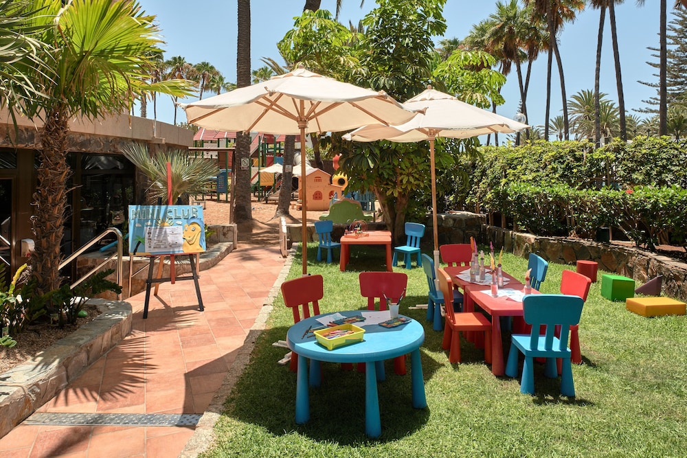 Seaside Palm Beach — Restaurant & bars in Meloneras, Canary Islands